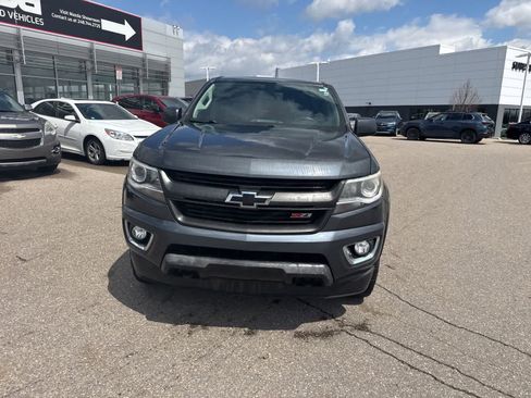 Used 2017 Chevrolet Colorado Z71 image 2