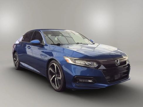 Used 2018 Honda Accord Sport image 4
