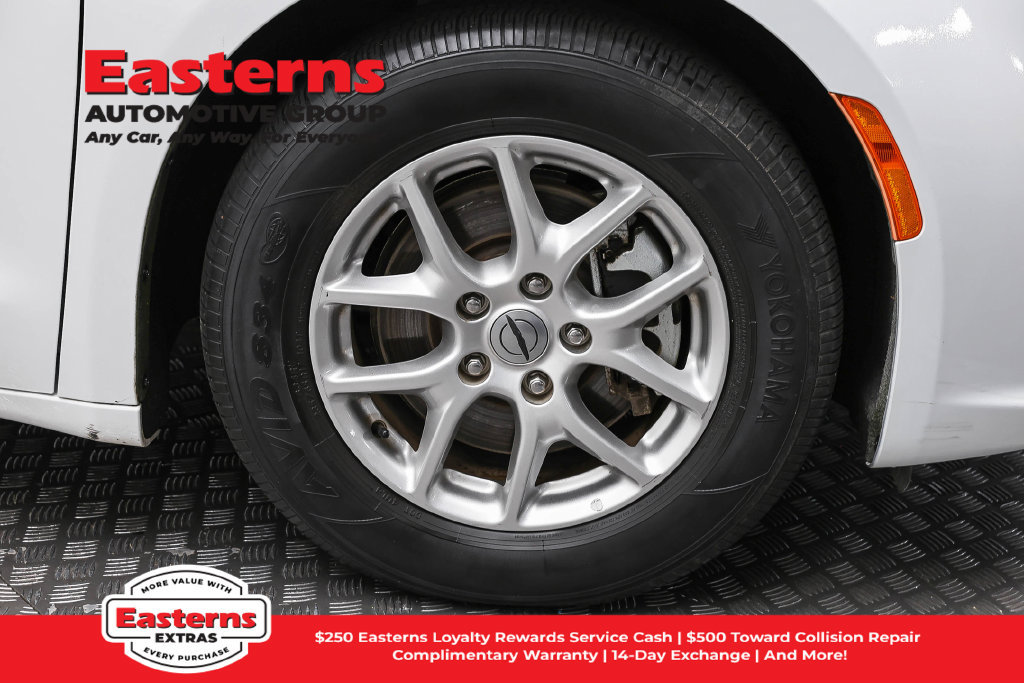 Used 2023 Chrysler Pacifica Touring-L FWD image 34