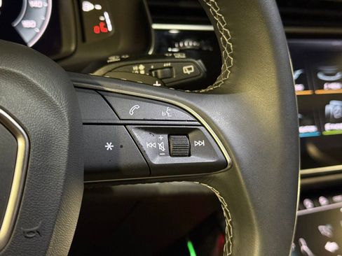 Certified 2025 Audi Q7 2.0T Premium w/ Convenience Plus Package image 16