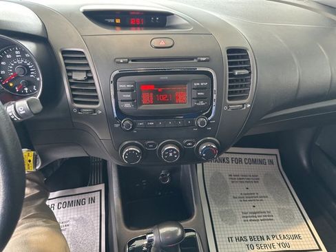 Used 2017 Kia Forte LX image 10