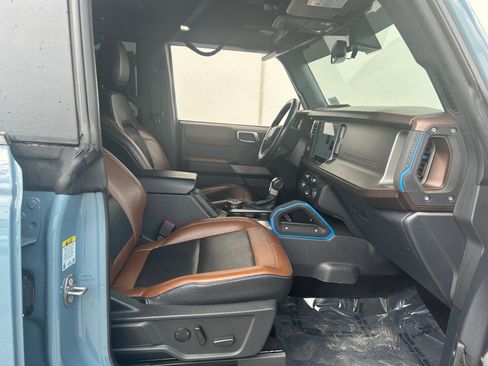 Used 2022 Ford Bronco Outer Banks w/ Sasquatch Package AWD/4WD image 12