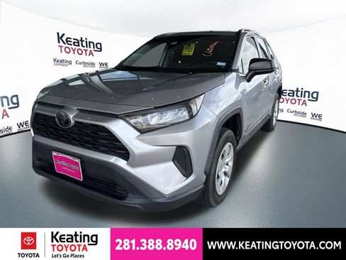 Used 2021 Toyota RAV4 LE FWD image 2