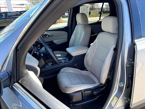 Used 2023 Chevrolet Traverse LS AWD/4WD image 10