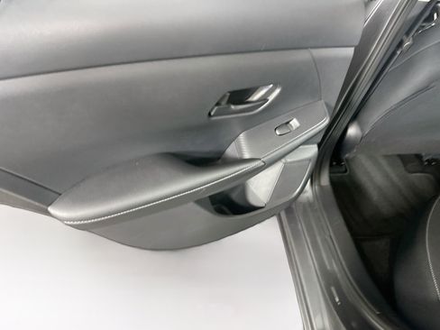 Used 2024 Nissan Sentra SV FWD image 25
