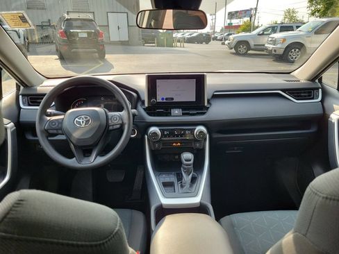 Used 2025 Toyota RAV4 XLE FWD image 12