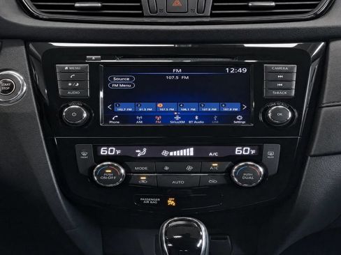 Used 2020 Nissan Rogue SV AWD/4WD image 23