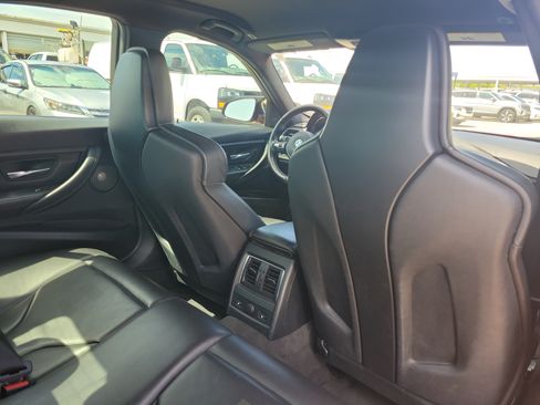 Used 2017 BMW M3 RWD image 8
