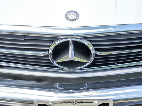 Used 1987 Mercedes-Benz 560 SL image 52