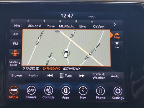 Used 2020 Jeep Grand Cherokee Limited AWD/4WD image 17