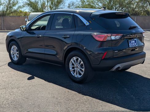 Used 2022 Ford Escape SE w/ Convenience Package AWD/4WD image 4