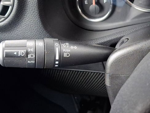 Used 2018 Jeep Wrangler Unlimited Sahara w/ Connectivity Group image 26