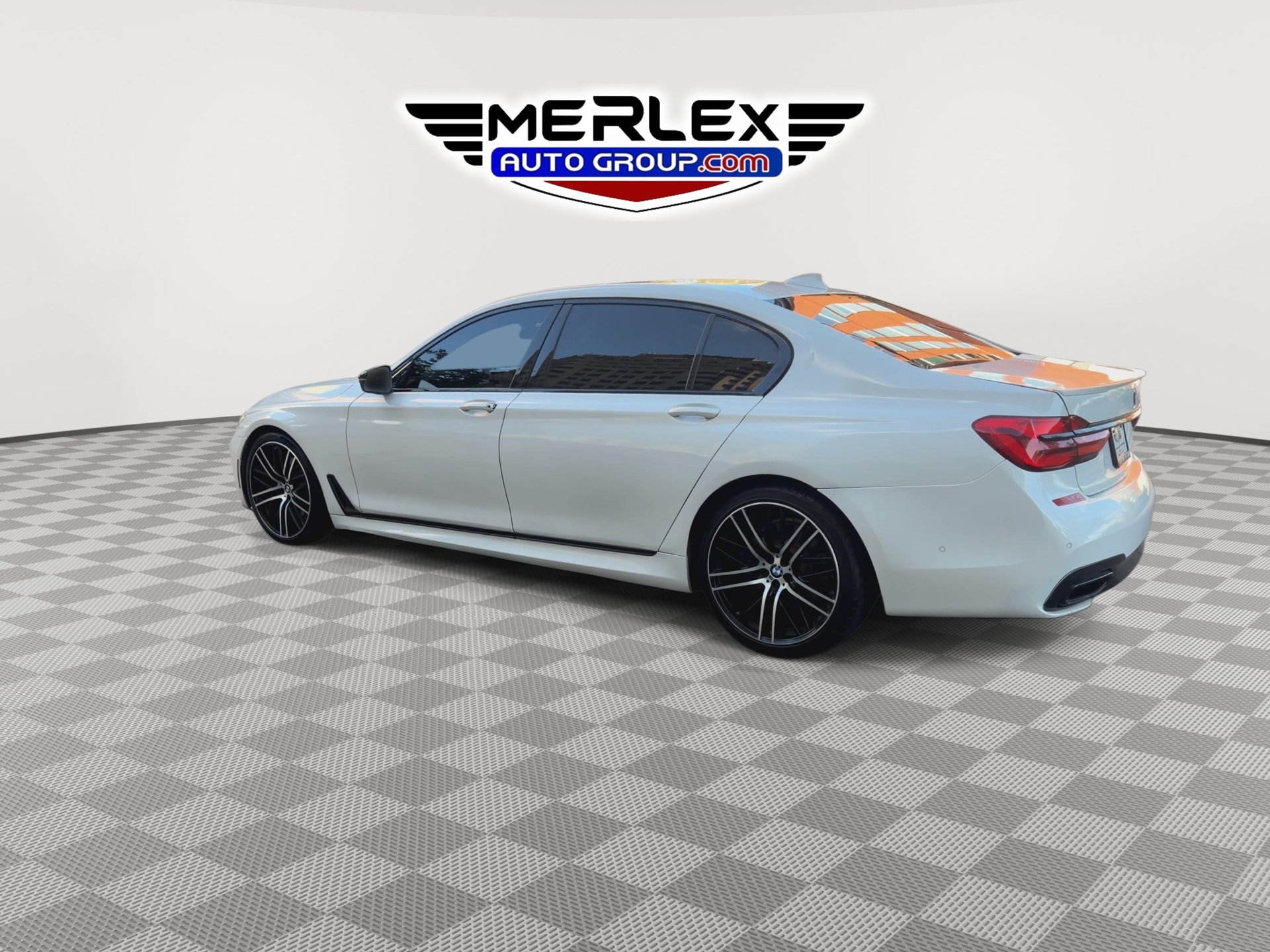 Used 2018 BMW 750i w/ Executive Package RWD image 6
