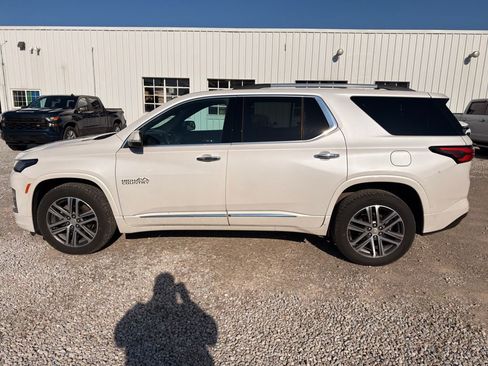 Used 2023 Chevrolet Traverse High Country image 11