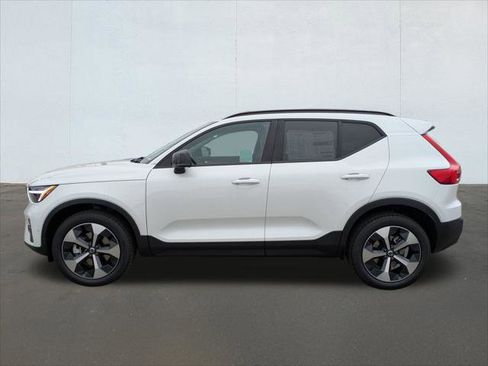 New 2026 Volvo XC40 B4 Plus w/ Climate Package image 3