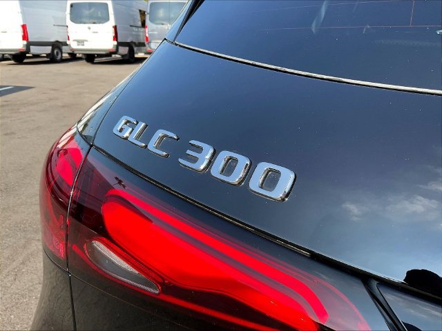 Used 2026 Mercedes-Benz GLC 300 4MATIC image 26
