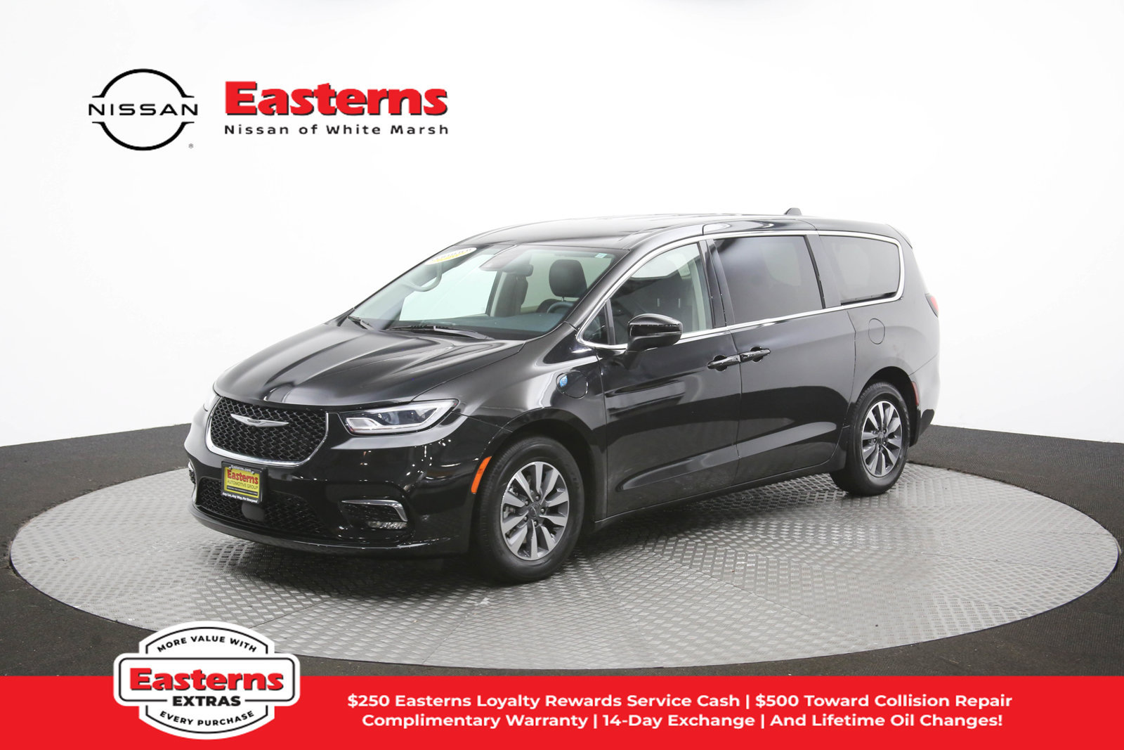 Used 2023 Chrysler Pacifica Touring-L FWD image 60