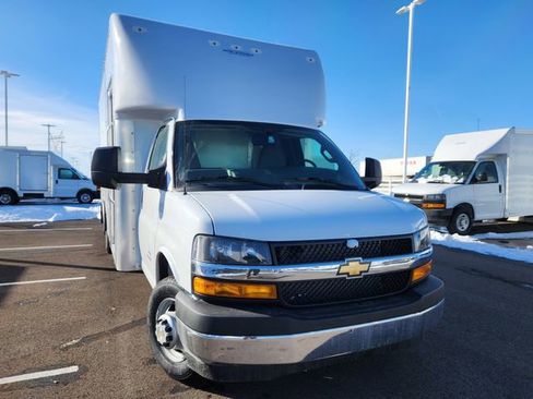 New 2025 Chevrolet Express 4500 4500 Series w/ Power Convenience Package image 10