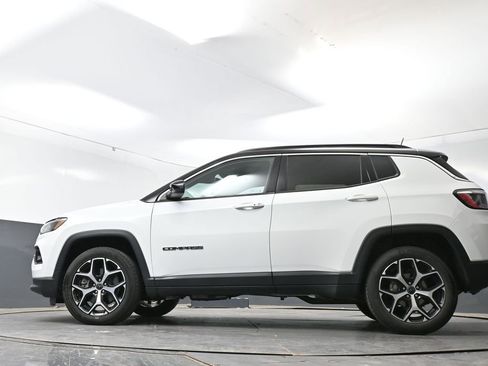Used 2025 Jeep Compass Limited AWD/4WD image 53