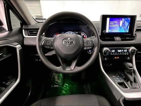 Used 2024 Toyota RAV4 XLE AWD/4WD image 6