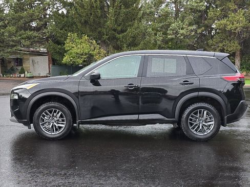 Used 2023 Nissan Rogue S image 8