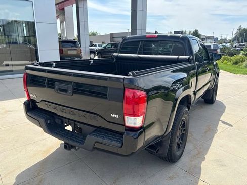 Used 2017 Toyota Tacoma SR5 w/ Tow Package AWD/4WD image 7