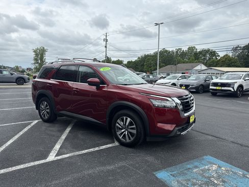 Used 2022 Nissan Pathfinder SL image 10
