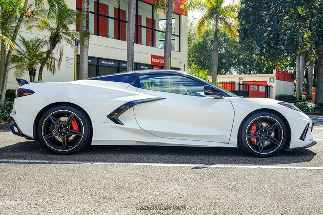 Used 2021 Chevrolet Corvette Stingray Premium Conv w/ Z51 Performance Package RWD image 18