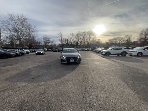 Used 2025 Nissan Altima 2.5 SV image 16