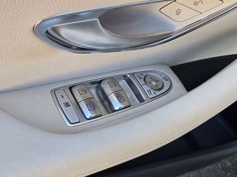 Used 2017 Mercedes-Benz E 300 image 12