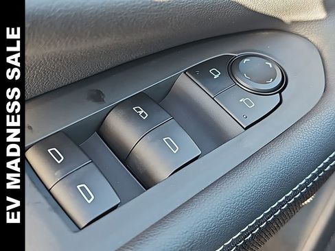 New 2025 Chevrolet Blazer EV LT w/ Midnight/Sport Edition image 28