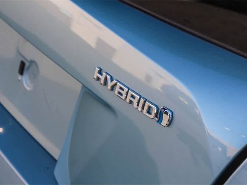 Used 2017 Toyota Prius Two w/ Carpet Mat Package image 12