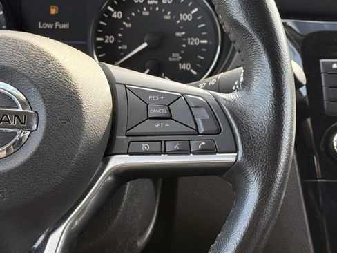 Certified 2019 Nissan Rogue SV image 25