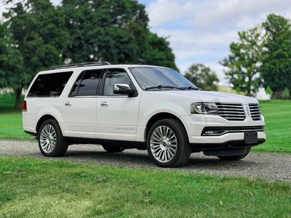 Used 2015 Lincoln Navigator L 4WD w/ Equipment Group 101A Reserve