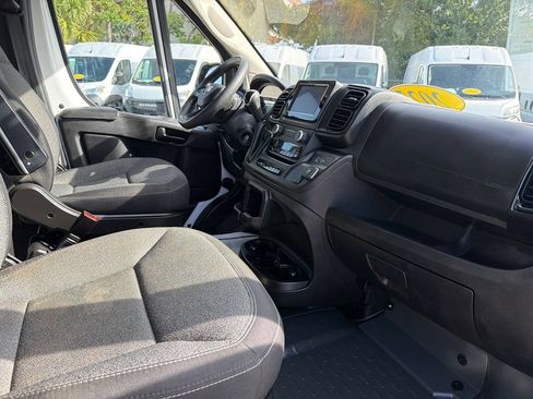 Used 2025 RAM ProMaster 2500 w/ Convenience Group FWD image 14
