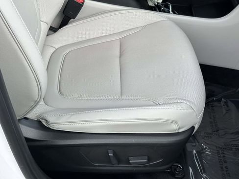 Used 2025 Hyundai Tucson Limited FWD image 10