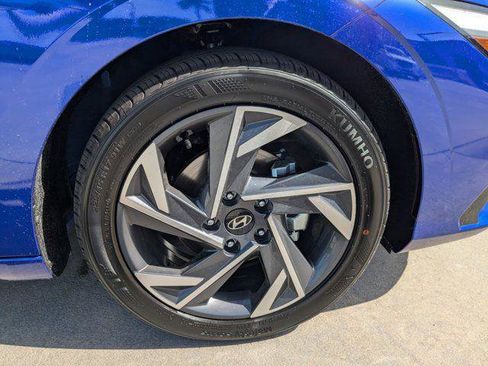 New 2024 Hyundai Elantra SEL w/ Convenience Package image 8