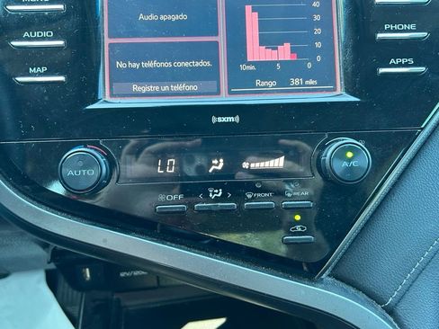 Used 2020 Toyota Camry SE image 26