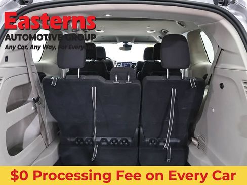 Used 2023 Chrysler Voyager LX FWD image 9