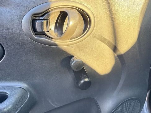 Used 2015 Nissan Versa S Plus image 16