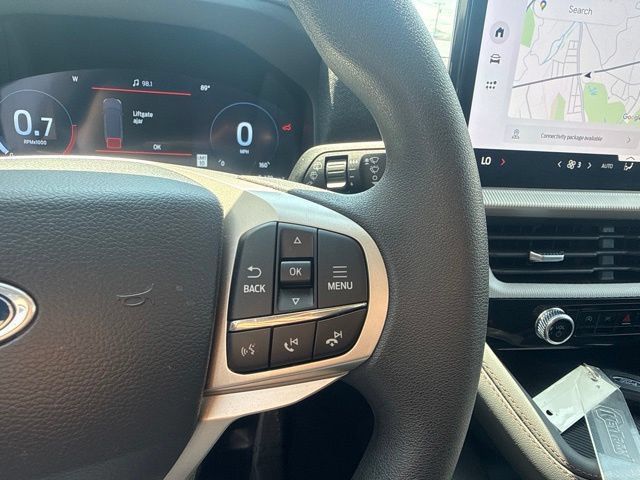 Used 2026 Ford Explorer Active AWD/4WD image 18