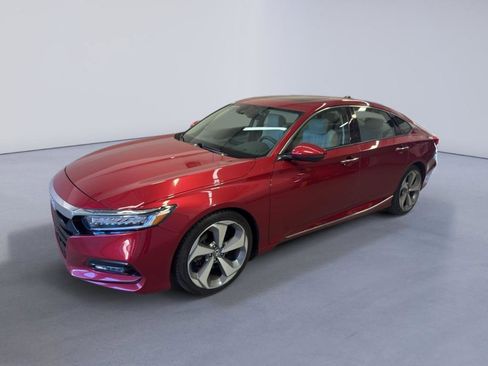 Used 2018 Honda Accord Touring image 3