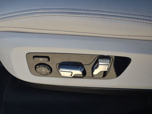 New 2026 BMW X5 sDrive40i image 27