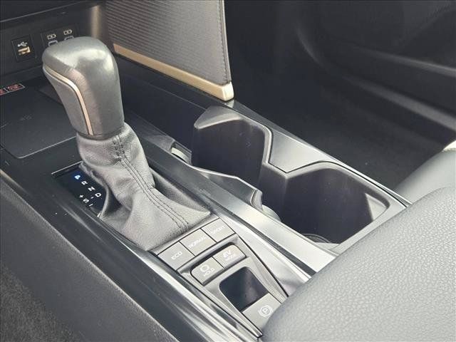Used 2025 Toyota Camry SE FWD image 12