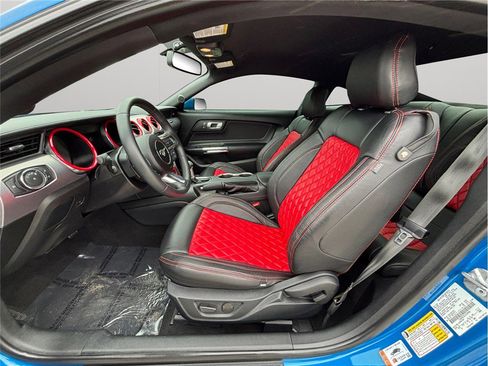 Used 2020 Ford Mustang GT image 2