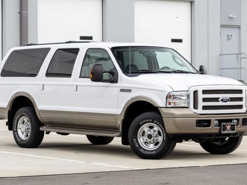 Used 2005 Ford Excursion Eddie Bauer AWD/4WD image 3