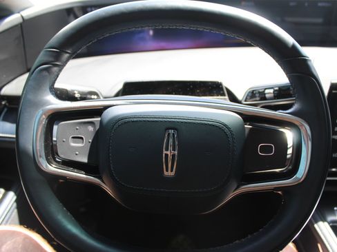 Used 2024 Lincoln Nautilus Reserve w/ Equipment Group 202A AWD/4WD image 32