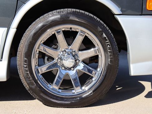 Used 2014 GMC Savana 1500 image 64