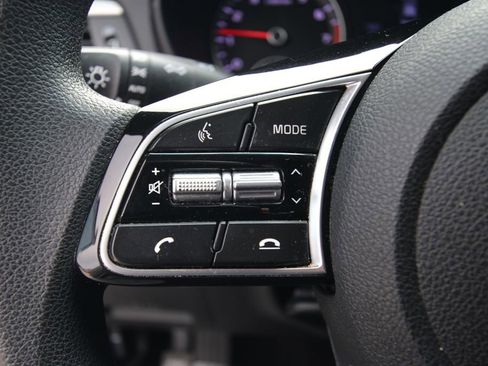 Used 2020 Kia Optima LX image 19