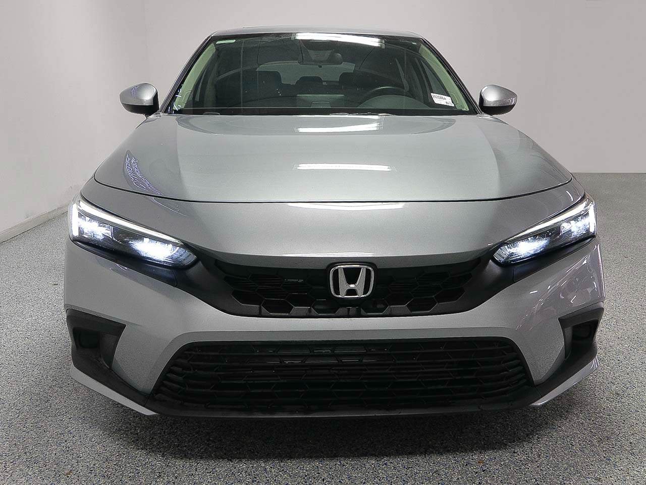 Used 2024 Honda Civic EX-L image 2